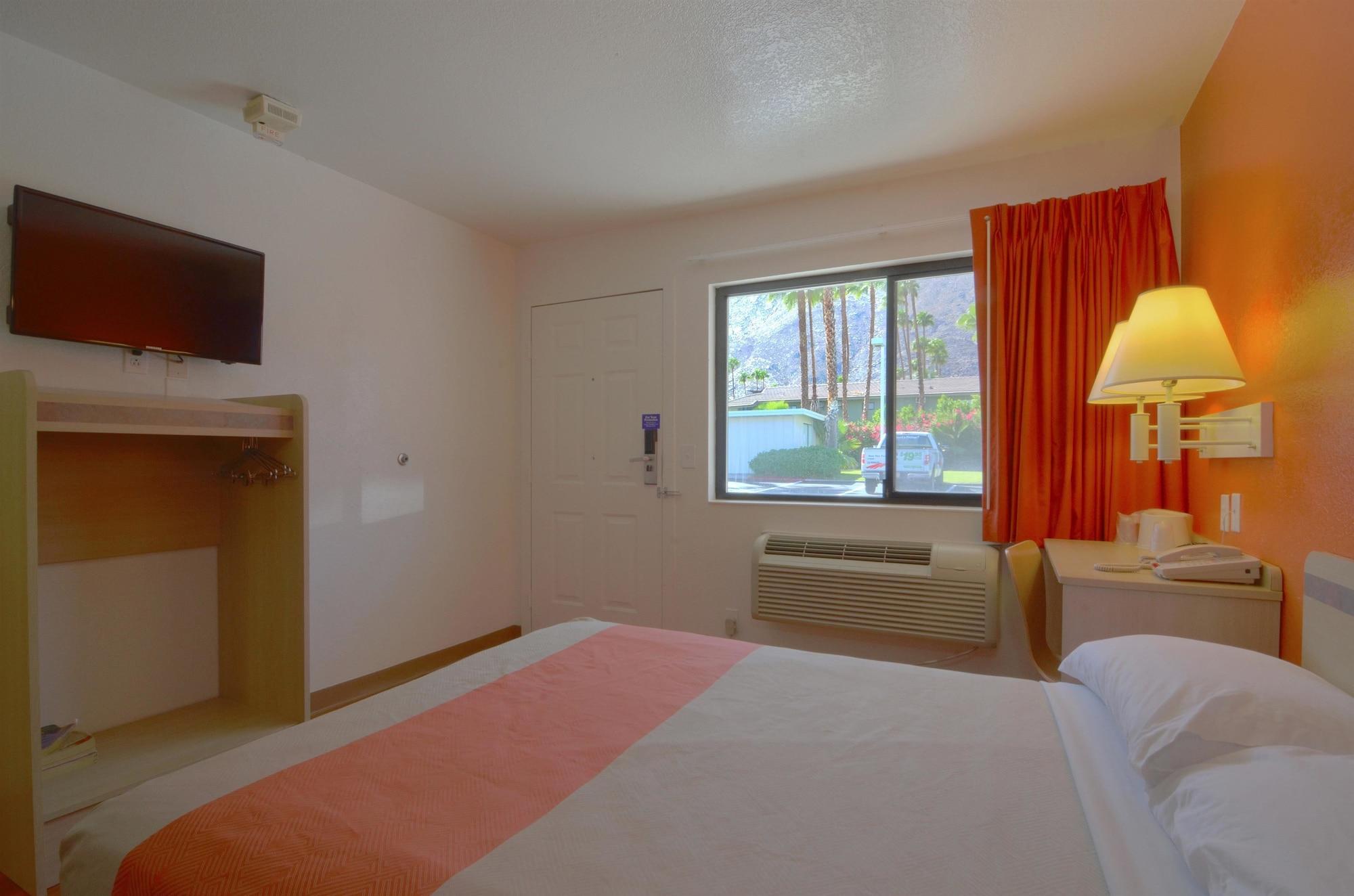 Motel 6-Palm Springs, Ca - East - Palm Canyon Extérieur photo