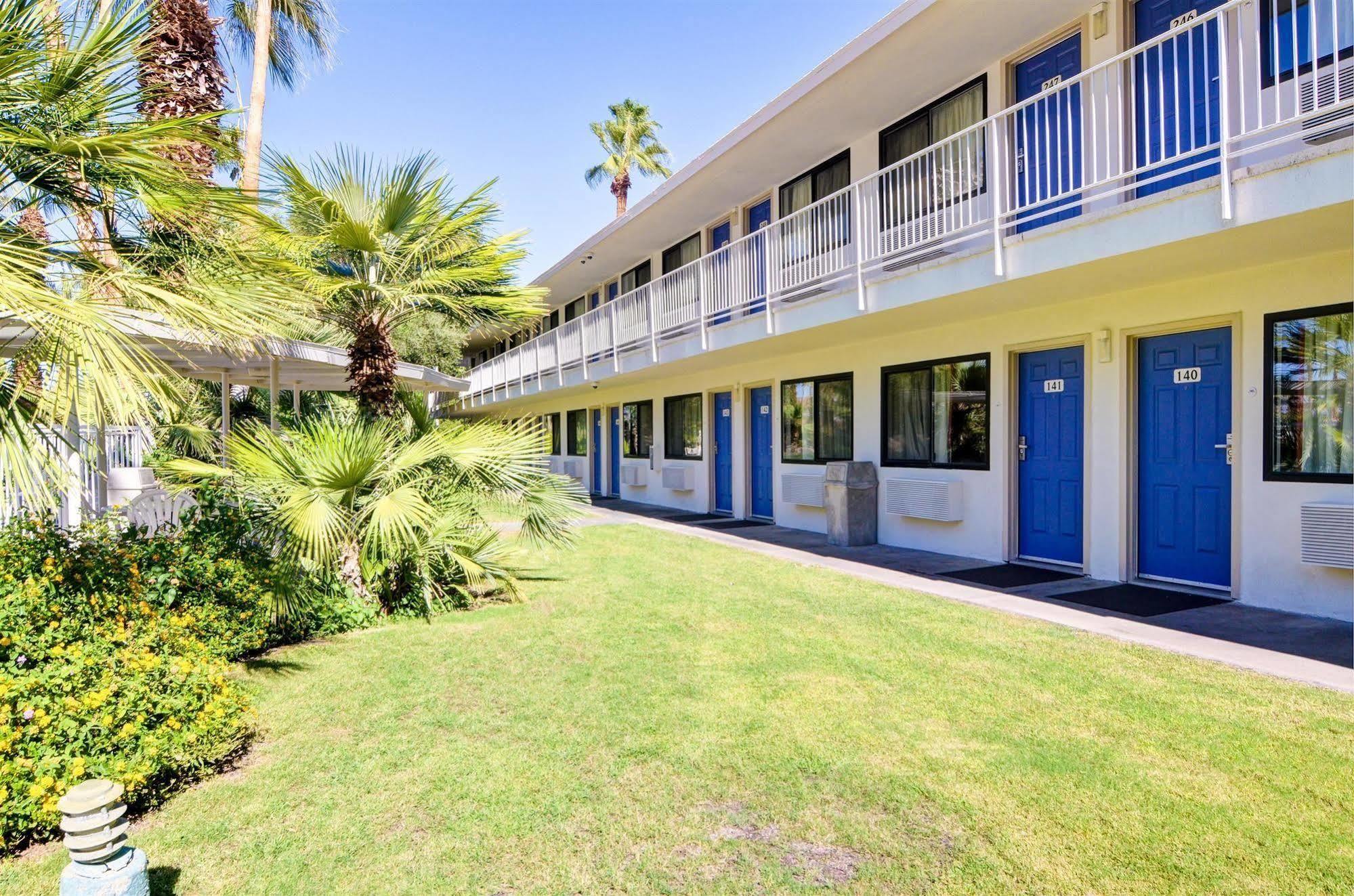 Motel 6-Palm Springs, Ca - East - Palm Canyon Extérieur photo